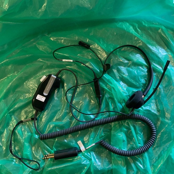 NWOT Plantronics SHS1890-10 Push-to-Talk Headset Amplifier with ear piece - Picture 1 of 6